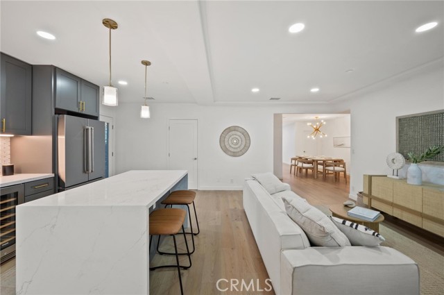 14328 Emelita Street, Sherman Oaks CA: https://media.crmls.org/medias/587a38f8-25e6-4236-9331-6d3dced5fed5.jpg