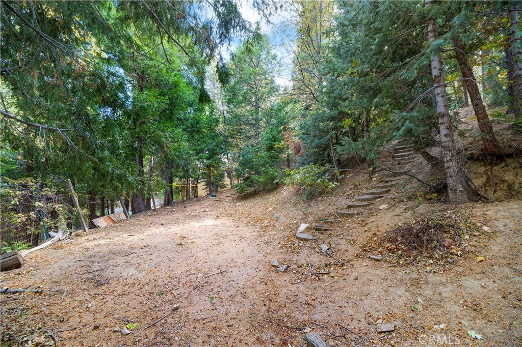 https://media.crmls.org/medias/587b2126-727b-41b3-abaf-b7fe32aef57d.jpg?preset=X-Large