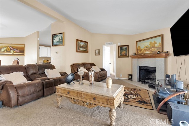 Detail Gallery Image 5 of 28 For 18870 Dogwood Ct, Adelanto,  CA 92301 - 3 Beds | 2 Baths