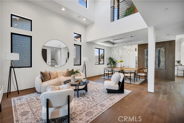 332 Avenue E, Redondo Beach, California 90277, 5 Bedrooms Bedrooms, ,6 BathroomsBathrooms,Residential,For Sale,Avenue E,SB26070979