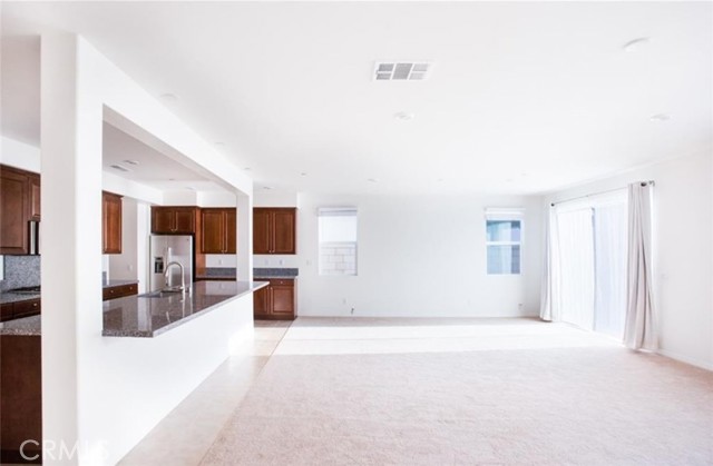 Detail Gallery Image 4 of 32 For 5336 Cormorant, Jurupa Valley,  CA 91752 - 6 Beds | 4/1 Baths