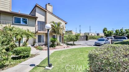 206 N Newhope Street, Santa Ana CA: https://media.crmls.org/medias/587dbb30-53a4-4f2c-aace-4f2558b4c902.jpg