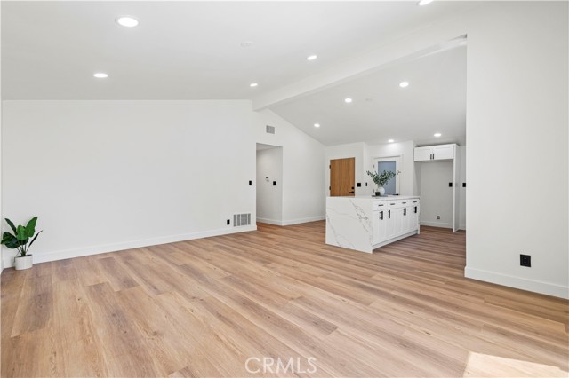 Detail Gallery Image 4 of 47 For 18718 Delight St, Canyon Country,  CA 91351 - 4 Beds | 2 Baths
