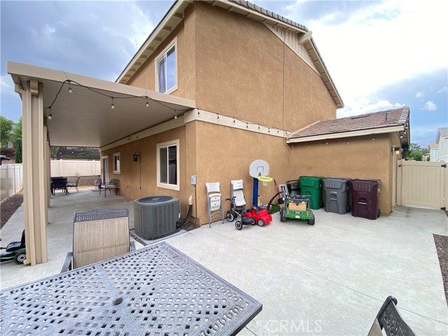 10299 Kite Court, Moreno Valley CA: https://media.crmls.org/medias/587f5407-3089-4291-b28e-20f89998644a.jpg