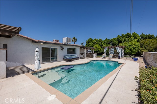 2290 N Victoria, Palm Springs CA: https://media.crmls.org/medias/587fb14e-93b8-4457-ad82-fdf2c807f9f9.jpg