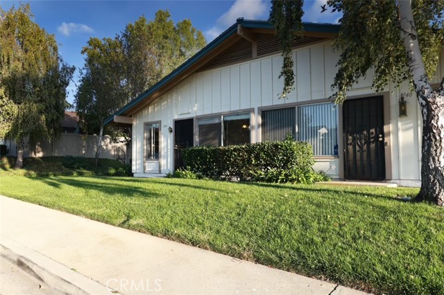 Detail Gallery Image 3 of 12 For 1744 Orinda Court, Thousand Oaks,  CA 91362 - 2 Beds | 1 Baths