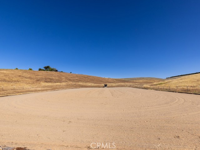 7491 Kingsbury Road, Templeton CA: https://media.crmls.org/medias/587fcbe9-c657-44fd-b5aa-f4beb2e18737.jpg