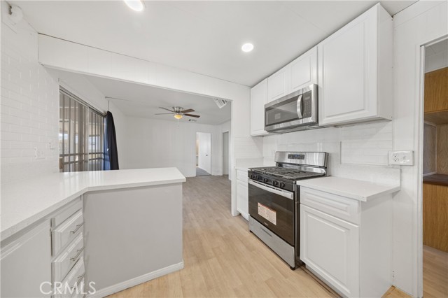 1895 W Devonshire Avenue, Hemet CA: https://media.crmls.org/medias/58807c99-2631-46ba-bb9d-c5858f04e5fa.jpg