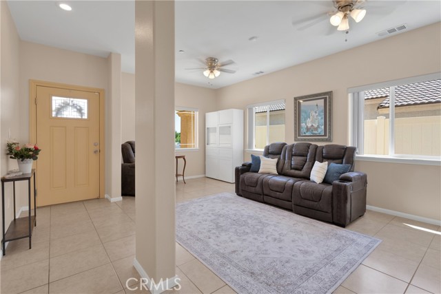 13320 Alta Vista Drive, Victorville CA: https://media.crmls.org/medias/5880a3d0-5450-4e02-9a77-a6a2b7da027f.jpg