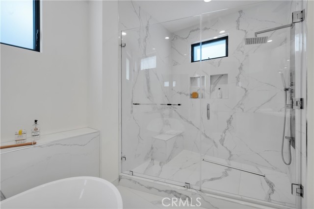 332 Avenue E, Redondo Beach, California 90277, 5 Bedrooms Bedrooms, ,6 BathroomsBathrooms,Residential,For Sale,Avenue E,SB26070979