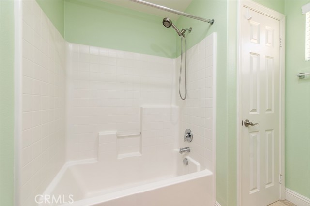7271 Enclave Drive, Eastvale CA: https://media.crmls.org/medias/58820fd0-a84d-4825-b760-8ea012f8564b.jpg