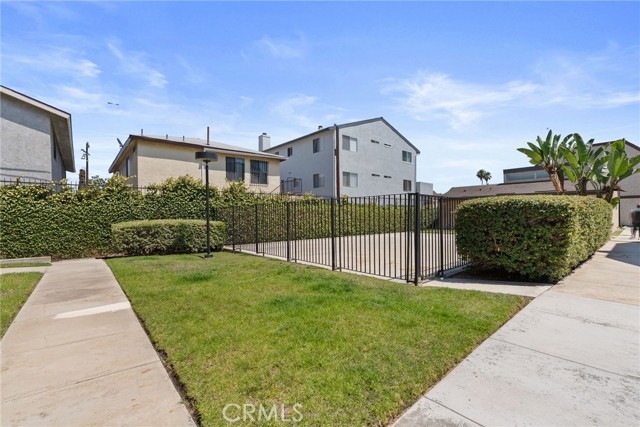 Detail Gallery Image 29 of 39 For 13011 Doty Ave #44,  Hawthorne,  CA 90250 - 3 Beds | 1/1 Baths