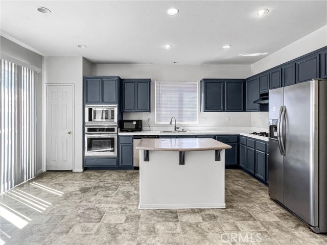 Detail Gallery Image 12 of 38 For 13127 Yellowwood St, Moreno Valley,  CA 92553 - 5 Beds | 3 Baths