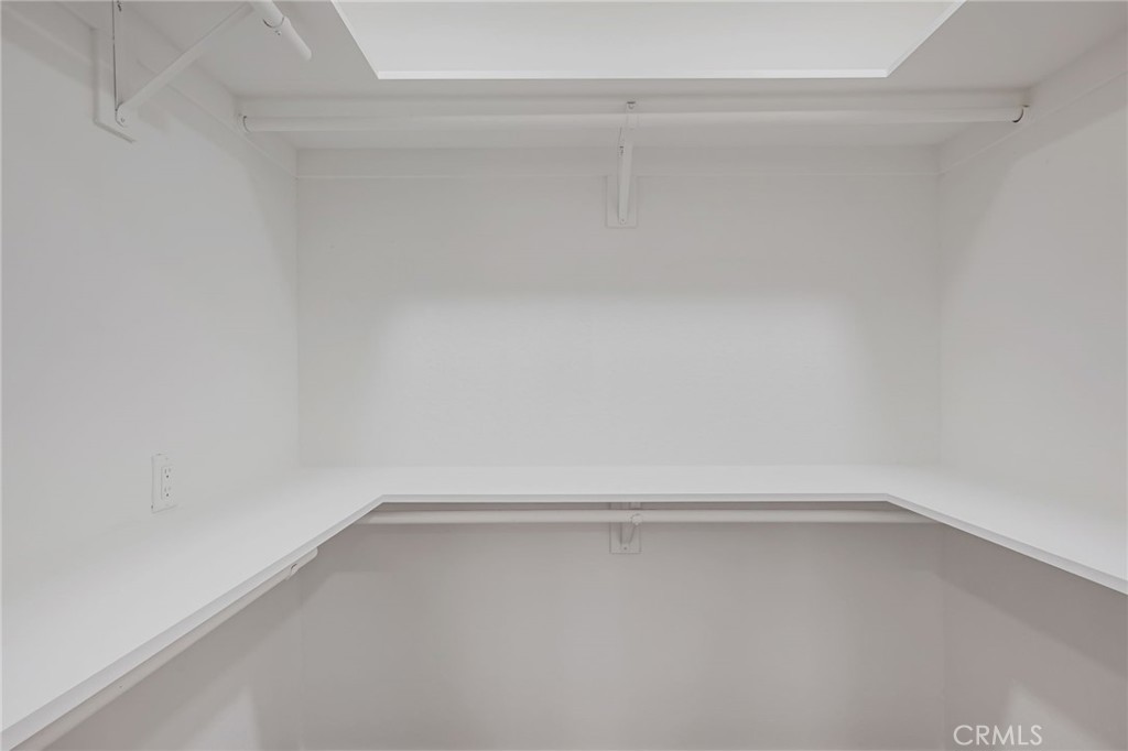 https://media.crmls.org/medias/5882fed0-a56d-4fdd-a426-23dfa13c1ec5.jpg?preset=X-Large