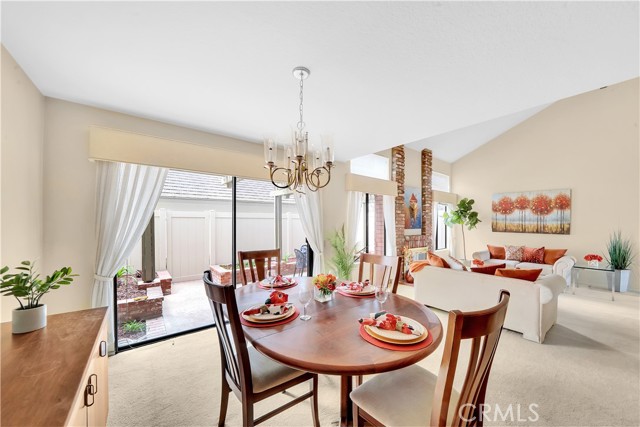Detail Gallery Image 6 of 21 For 18117 Red Oak Ct #50,  Fountain Valley,  CA 92708 - 2 Beds | 2/1 Baths