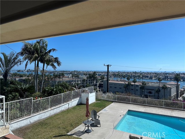 Detail Gallery Image 5 of 9 For 1221 Kings Road, Newport Beach,  CA 92663 - 3 Beds | 2 Baths