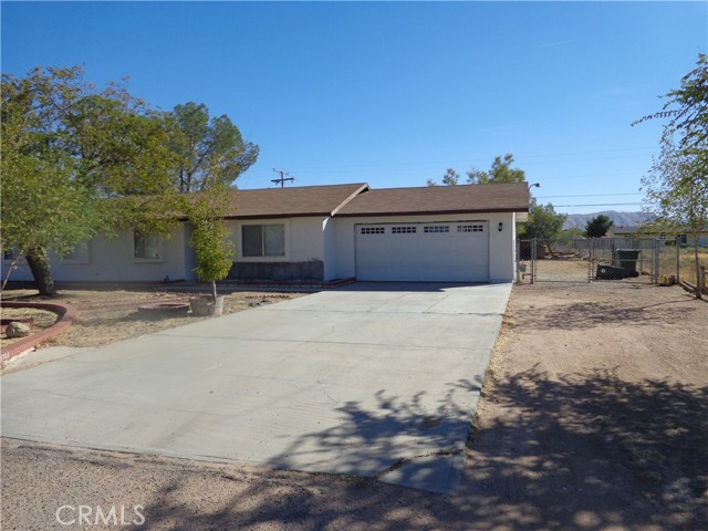 Detail Gallery Image 3 of 20 For 22693 Eyota Rd, Apple Valley,  CA 92308 - 4 Beds | 2 Baths