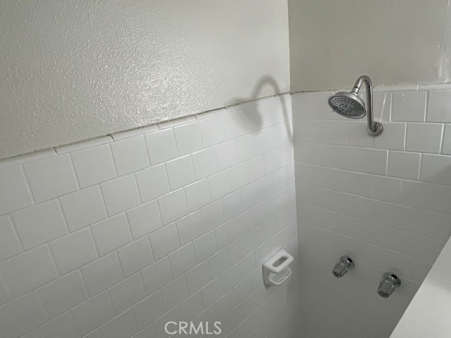 Image 13 of 17 For 686 Cottonwood Road F