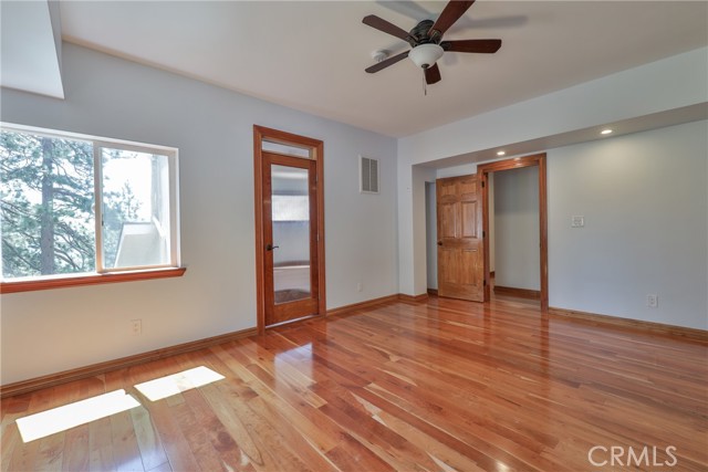2461 Spring Oak Drive, Running Springs CA: https://media.crmls.org/medias/5884e45f-3d23-454f-984b-bbbe21037502.jpg
