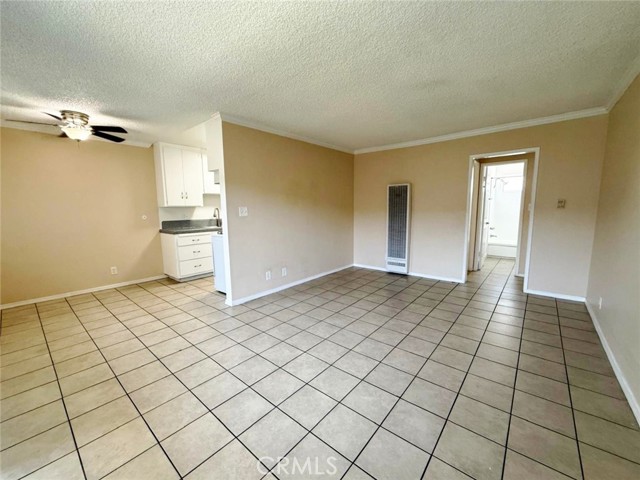 8371 Northgate Ave, Canoga Park CA: https://media.crmls.org/medias/58860226-8465-4fa9-a691-612cfa389179.jpg