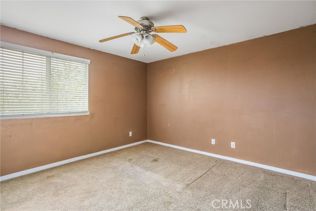 1802 Pummelo Drive, Redlands CA: https://media.crmls.org/medias/58870065-c2c7-422e-a8bf-daaae79659d9.jpg