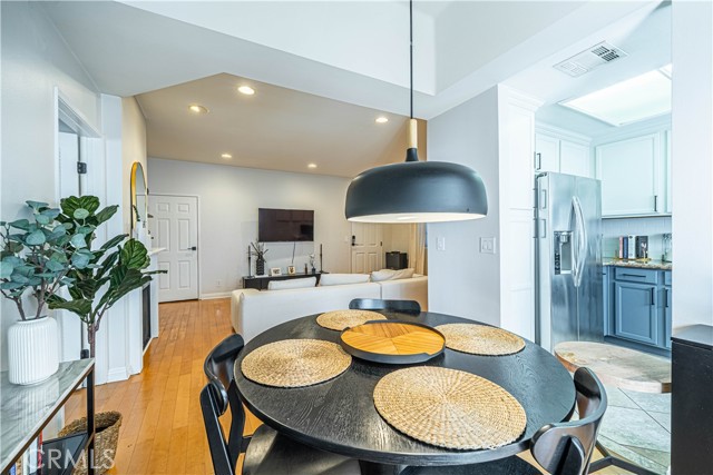 Detail Gallery Image 11 of 27 For 945 N Hudson Ave #104,  Los Angeles,  CA 90038 - 2 Beds | 2 Baths