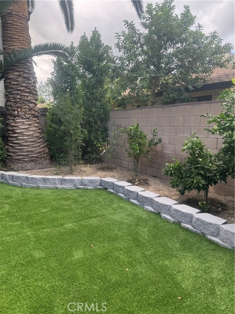 Detail Gallery Image 29 of 31 For 7127 White Oak, Reseda,  CA 91335 - 4 Beds | 3 Baths