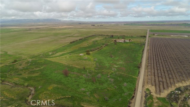 41605 Sutter Avenue, Coalinga CA: https://media.crmls.org/medias/58876ee0-ad9e-4916-8272-28998ce012c2.jpg