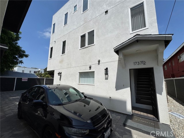 1737 1/2 Magnolia Avenue, Los Angeles CA: https://media.crmls.org/medias/58879cc6-77d8-481c-acb9-b6b21ccdedea.jpg