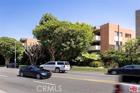 11750 W Sunset Boulevard, Los Angeles CA: https://media.crmls.org/medias/5887a446-215e-4138-8bae-d514bdd6daaa.jpg