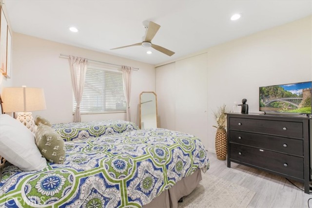 Image 27 of 58 For 332 Villena Way