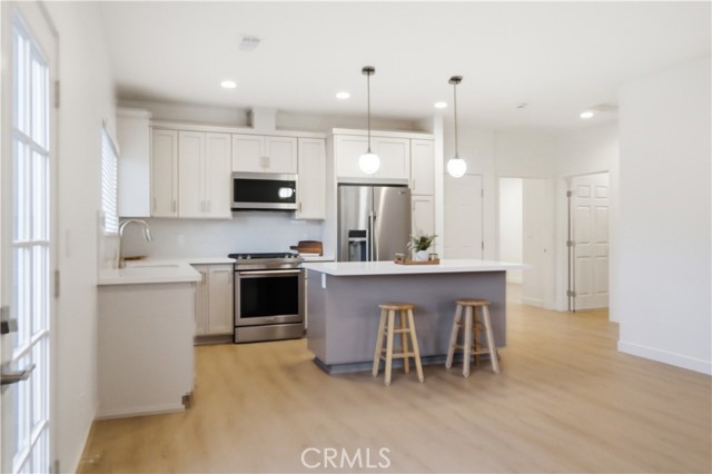 Detail Gallery Image 6 of 36 For 215 E 2nd St a,  San Dimas,  CA 91773 - 2 Beds | 2 Baths