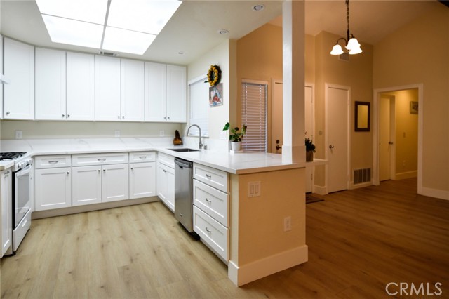 Detail Gallery Image 7 of 25 For 684 Parkview Drive, Lake Elsinore,  CA 92530 - 2 Beds | 1 Baths