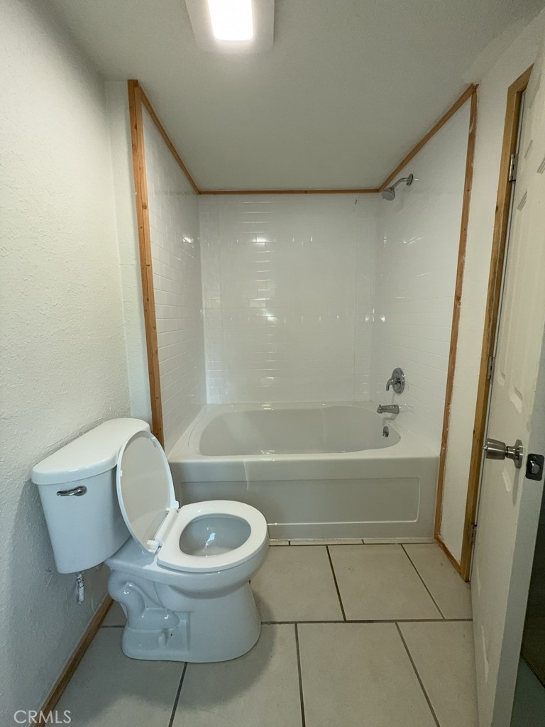 https://media.crmls.org/medias/58885d8e-0009-40ad-abb6-6c52413dd572.jpg?preset=X-Large