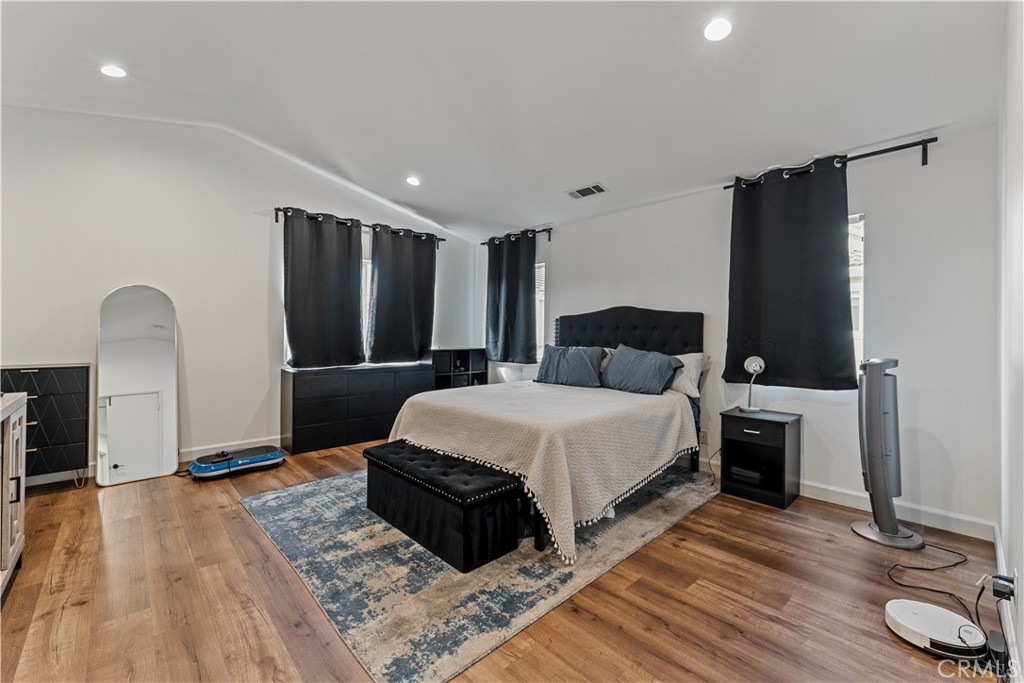 MLS #OC25274563 image #8