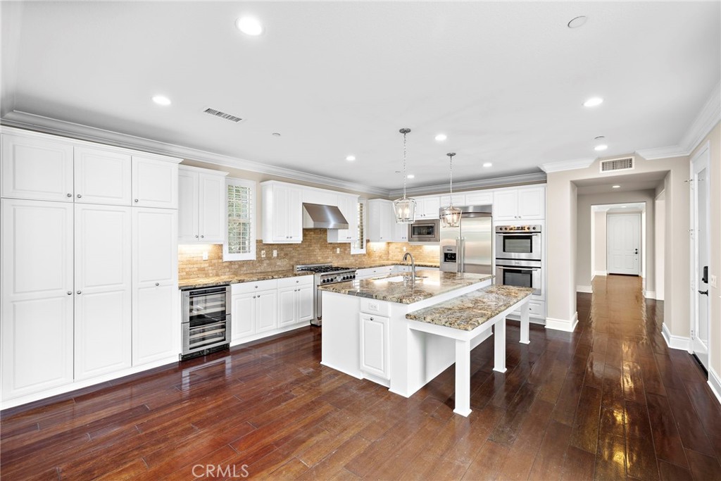 MLS #OC25270538 image #9