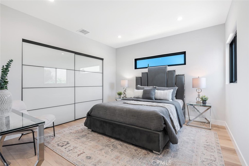 251 S Griffith Park DriveBurbank image #32
