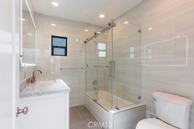 Detail Gallery Image 29 of 43 For 128 S Harper, Los Angeles,  CA 90048 - 3 Beds | 2 Baths