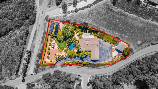 40468 Rock Mountain Drive, Fallbrook CA: https://media.crmls.org/medias/588a3500-d6f6-4f7e-948e-054c8c5955e6.jpg