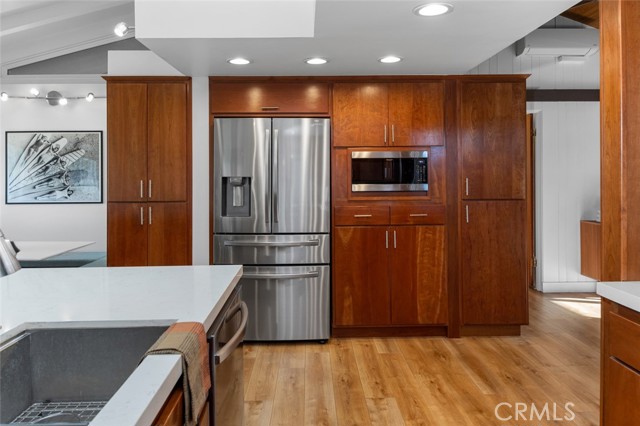 Detail Gallery Image 26 of 64 For 5360 E El Jardin St, Long Beach,  CA 90815 - 4 Beds | 3 Baths