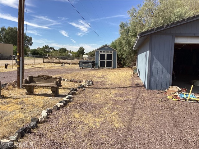 Detail Gallery Image 3 of 13 For 35946 Newberry Rd, Newberry Springs,  CA 92365 - 3 Beds | 2 Baths