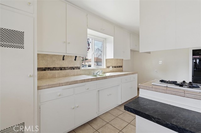 Detail Gallery Image 7 of 18 For 1613 E Ezmirlian, Compton,  CA 90221 - 3 Beds | 1 Baths