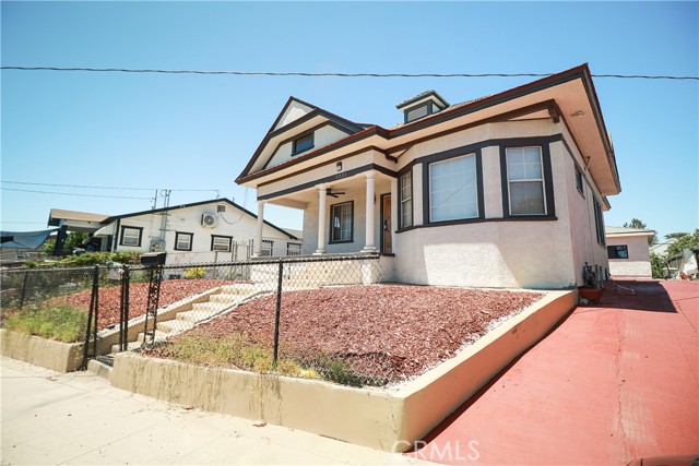 3221 Folsom ST