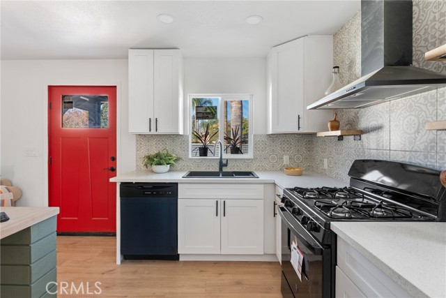 Detail Gallery Image 4 of 25 For 24511 4th, San Bernardino,  CA 92410 - 3 Beds | 2 Baths