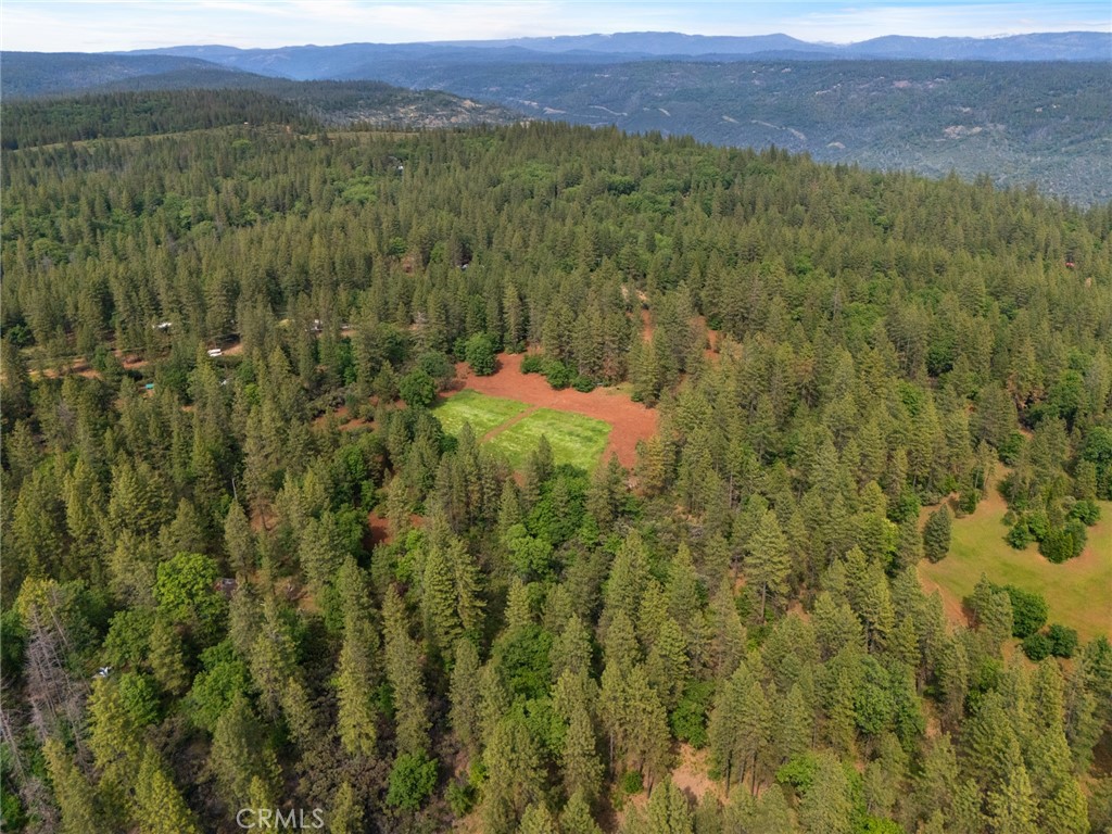 https://media.crmls.org/medias/588bea2e-098a-4c77-9b42-85439b2e2d04.jpg?preset=X-Large