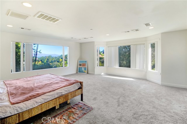 Detail Gallery Image 18 of 35 For 4330 Alhama Dr, Woodland Hills,  CA 91364 - 4 Beds | 3/1 Baths