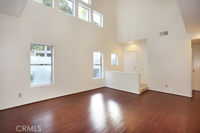 Image 4 of 50 For 961 Lone Pine