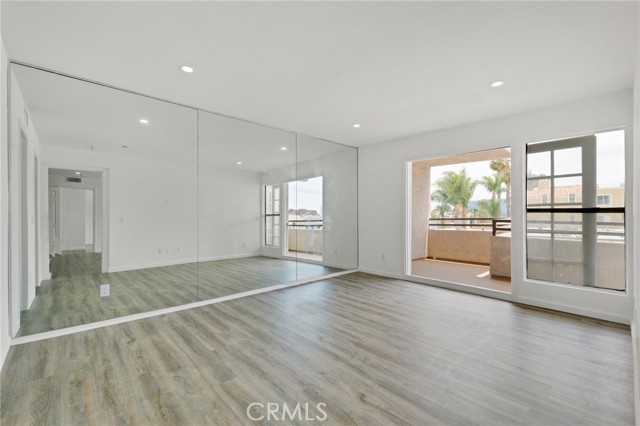 1815 Butler Avenue, Los Angeles CA: https://media.crmls.org/medias/588cf71b-0c9e-492d-8216-f3c8d00b82de.jpg