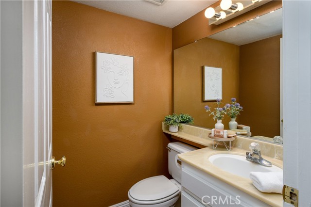 Detail Gallery Image 10 of 26 For 840 W. Country View #66,  La Habra,  CA 90631 - 2 Beds | 2/1 Baths