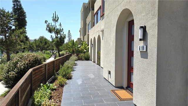 610 Cultivate, Irvine CA: https://media.crmls.org/medias/588ddb49-9270-4d95-a135-3073713e27f3.jpg